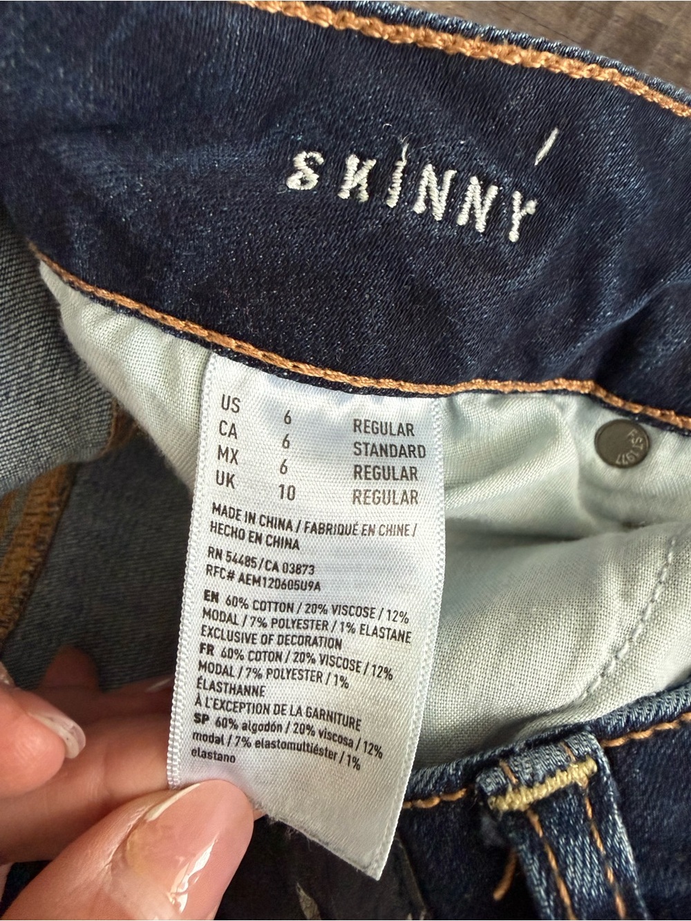 American Eagle Outfitters Dark Blue Faded Skinny Jeans AEO Denim Size 6 - Picture 6 of 12